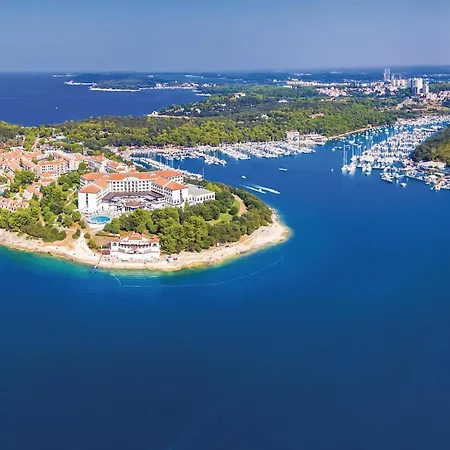 Apartman 4 Bedroom Gorgeous In *