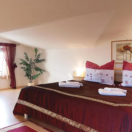 Apartman 4 Bedroom Gorgeous In