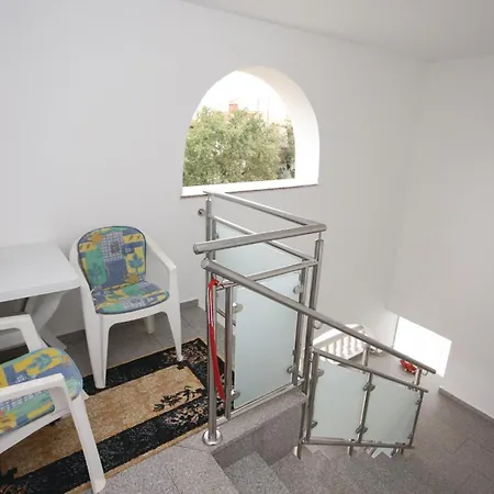 アパート 4 Bedroom Gorgeous In プーラ