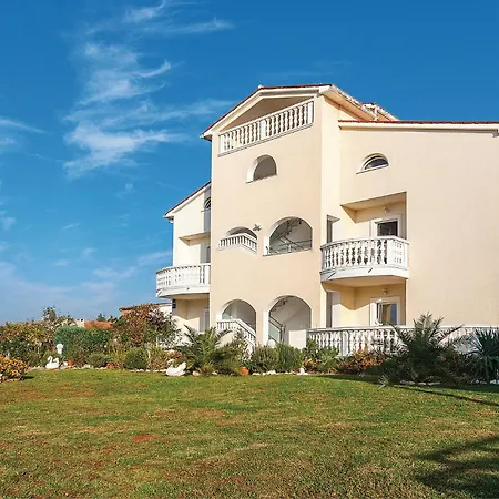 アパート 4 Bedroom Gorgeous In