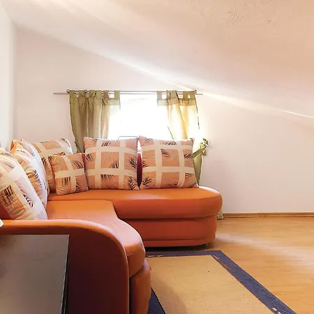 アパート 4 Bedroom Gorgeous In