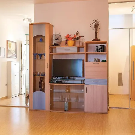 アパート 4 Bedroom Gorgeous In プーラ