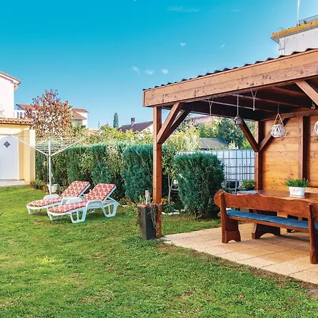 4 Bedroom Gorgeous In プーラ